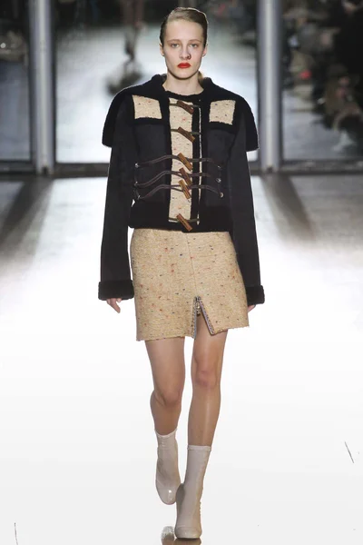 Look 11